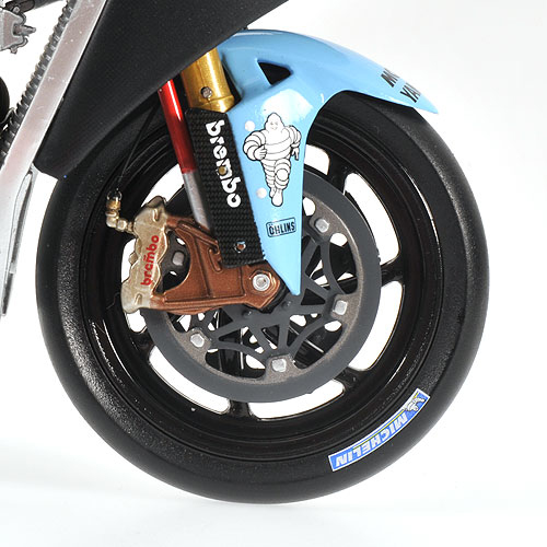 Minichamps 1:12 Colin Edwards Yamaha YZR-M1 MotoGP 2005